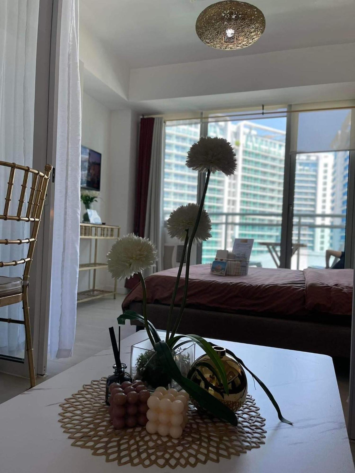 Beach Front Living In The Heart Of The City, Azure Residences Manila Exterior foto