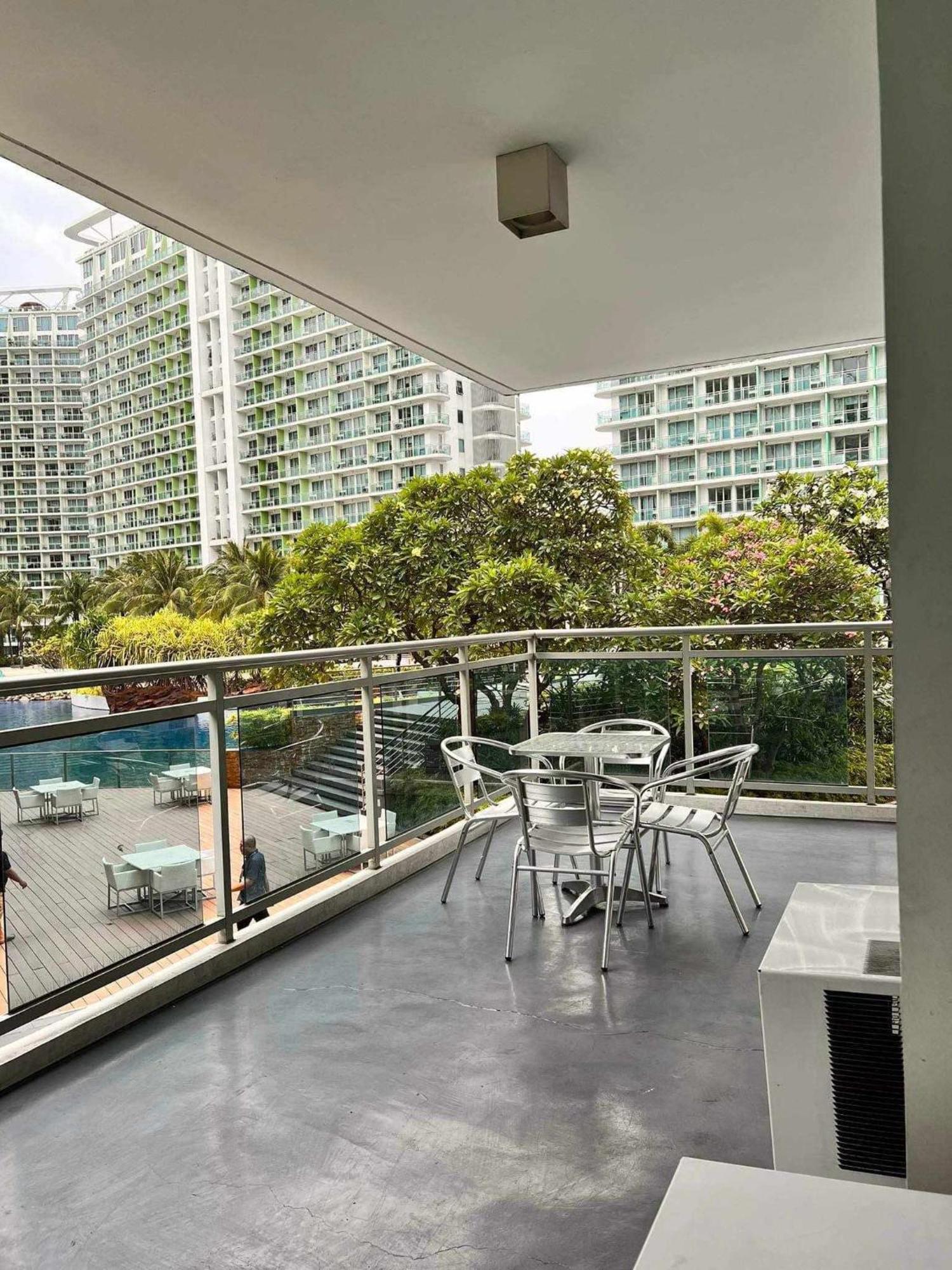 Beach Front Living In The Heart Of The City, Azure Residences Manila Exterior foto