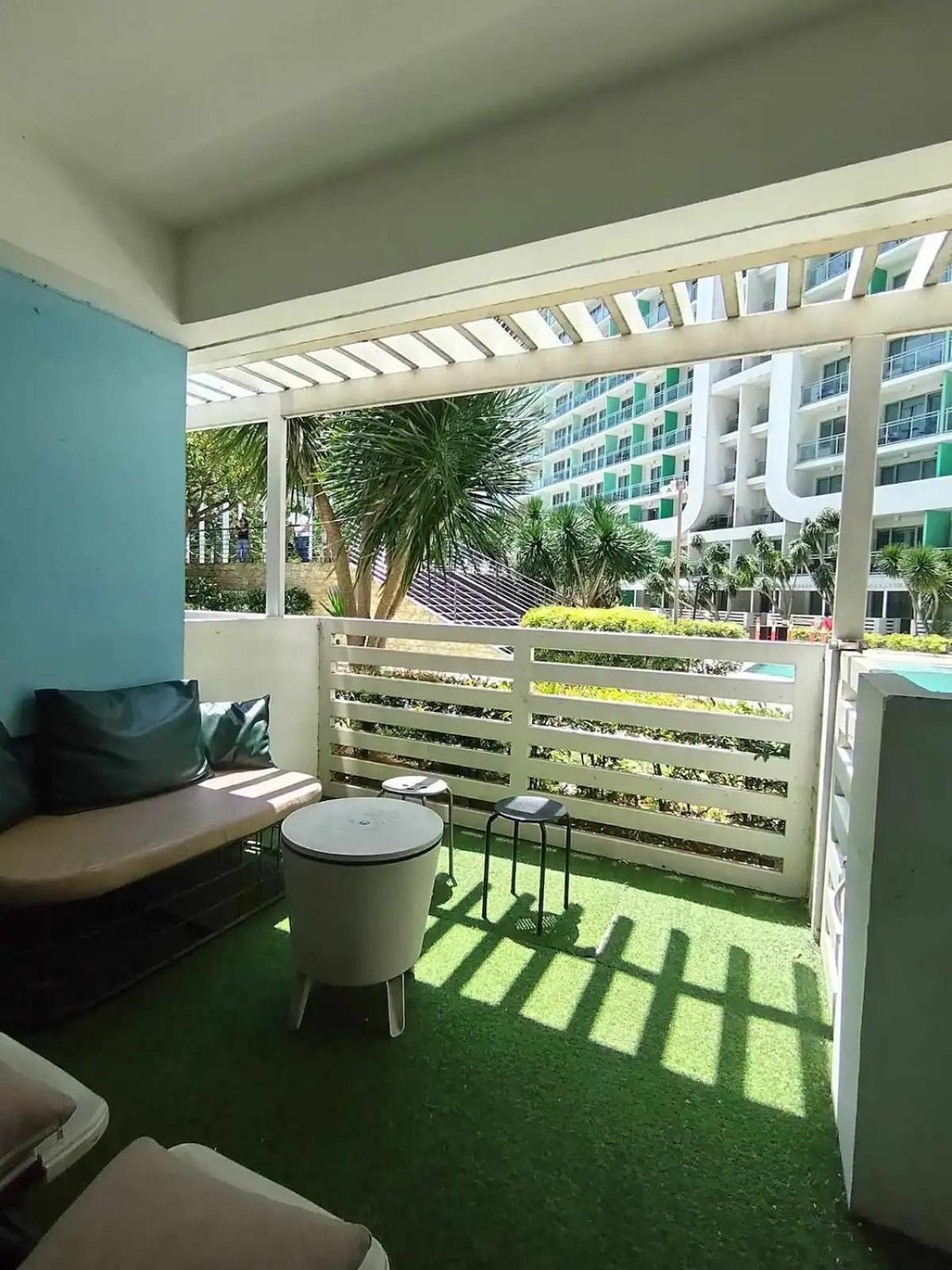 Beach Front Living In The Heart Of The City, Azure Residences Manila Exterior foto